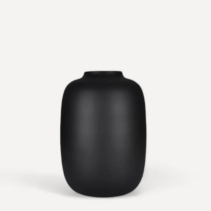 Celestia mat zwart kleine vaas voor zijden bloemen boeket