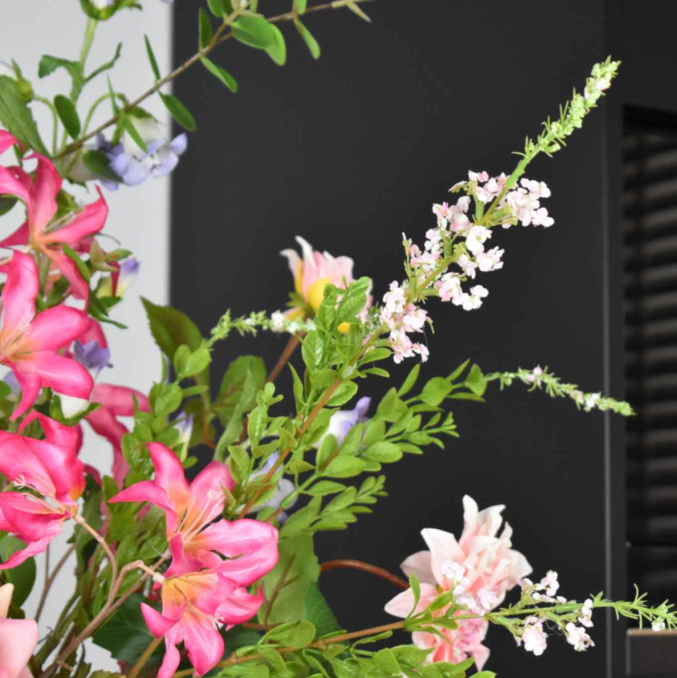 paars roze zijden bloemen boeket rechts